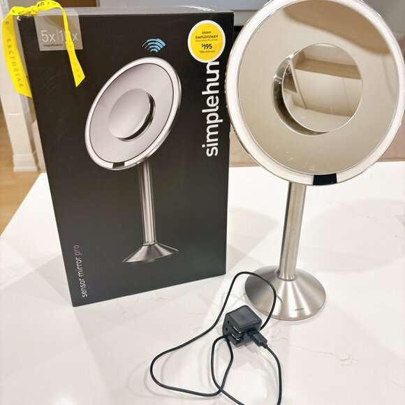 90% NEW SIMPLE HUMAN PRO MAKE UP MIRROR IN PACKAGING - Picture 9 of 14